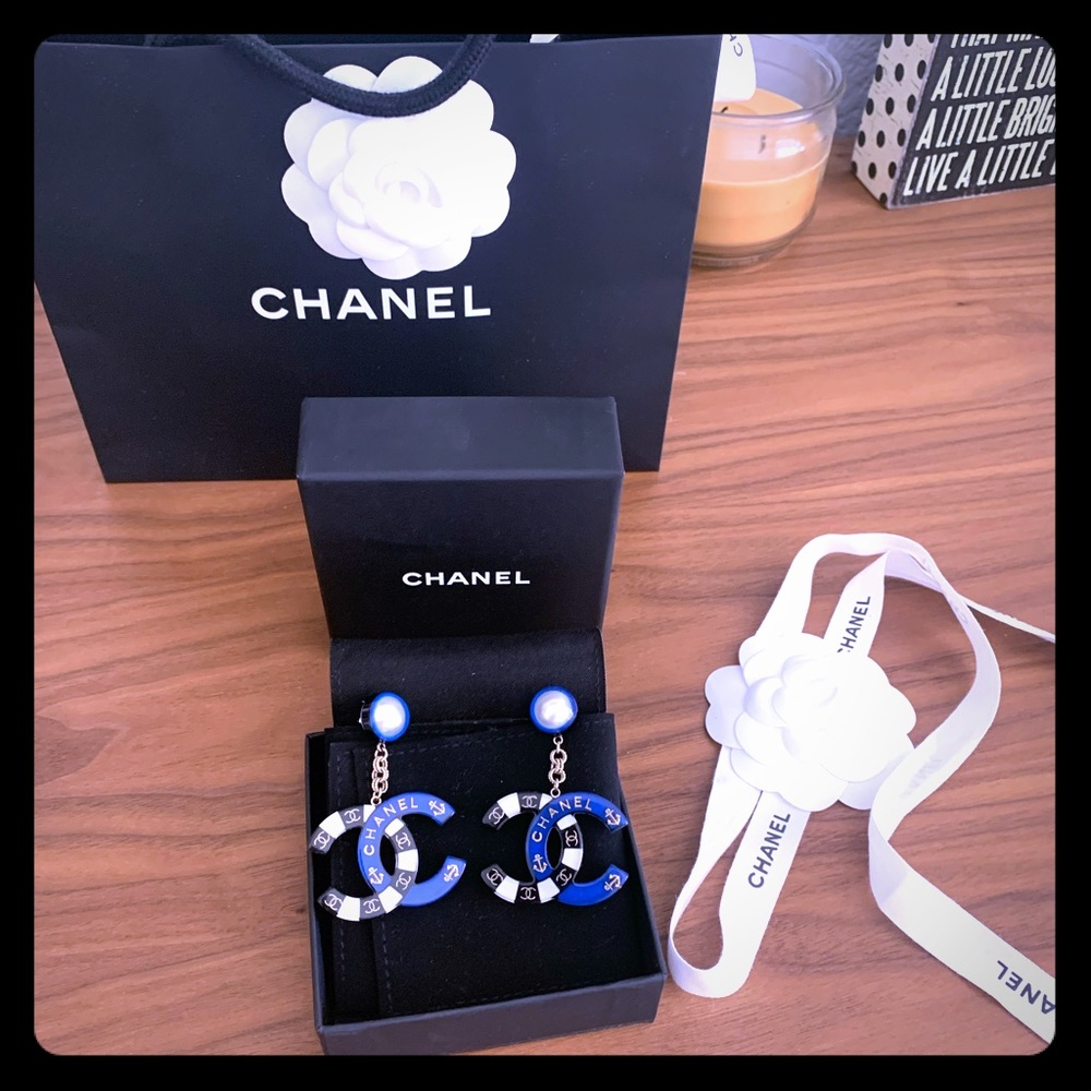 Chanel earrings !
